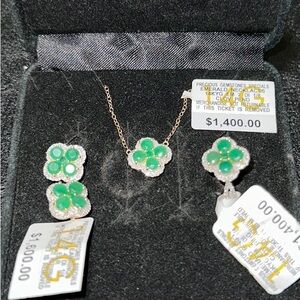 14k Yellow gold with emerald set